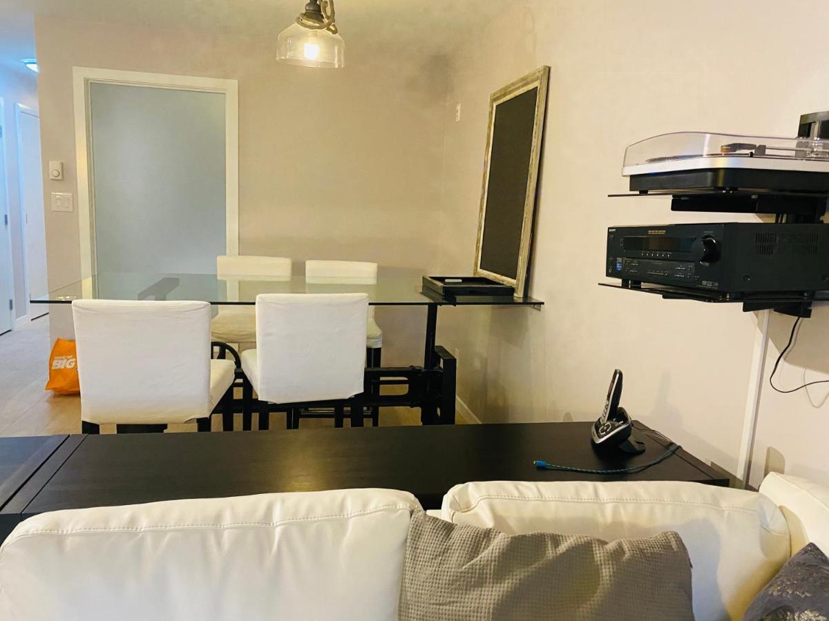 Downtown Heritage Condo With Parking ビクトリア エクステリア 写真